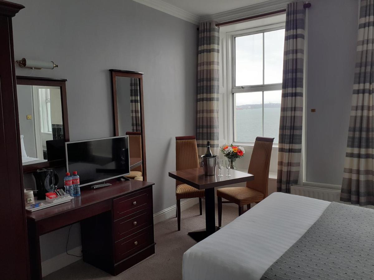 Commodore Hotel كوب المظهر الخارجي الصورة