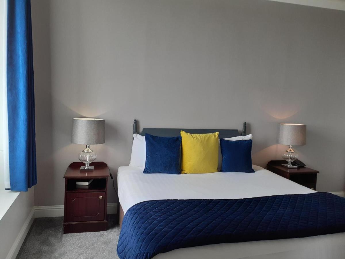 Commodore Hotel كوب المظهر الخارجي الصورة