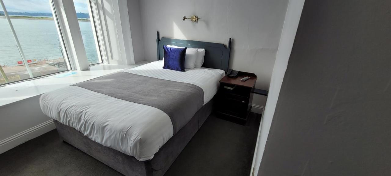 Commodore Hotel كوب المظهر الخارجي الصورة