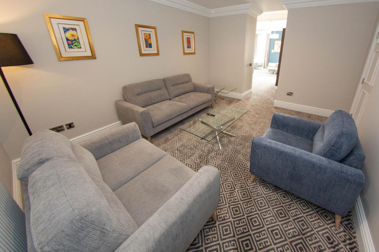 Commodore Hotel كوب المظهر الخارجي الصورة