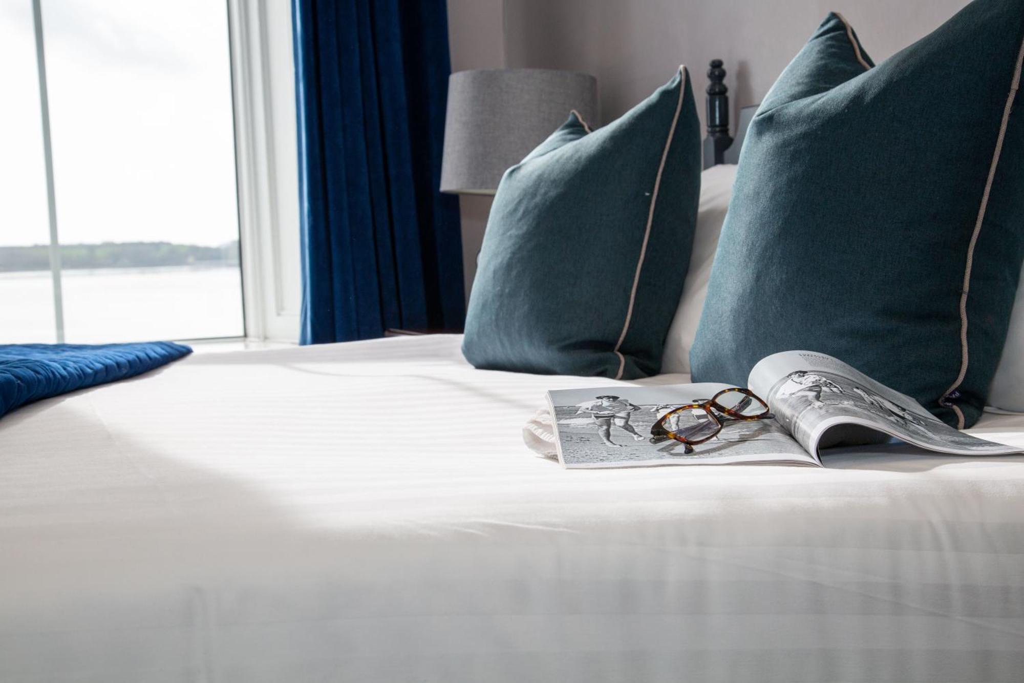 Commodore Hotel كوب المظهر الخارجي الصورة