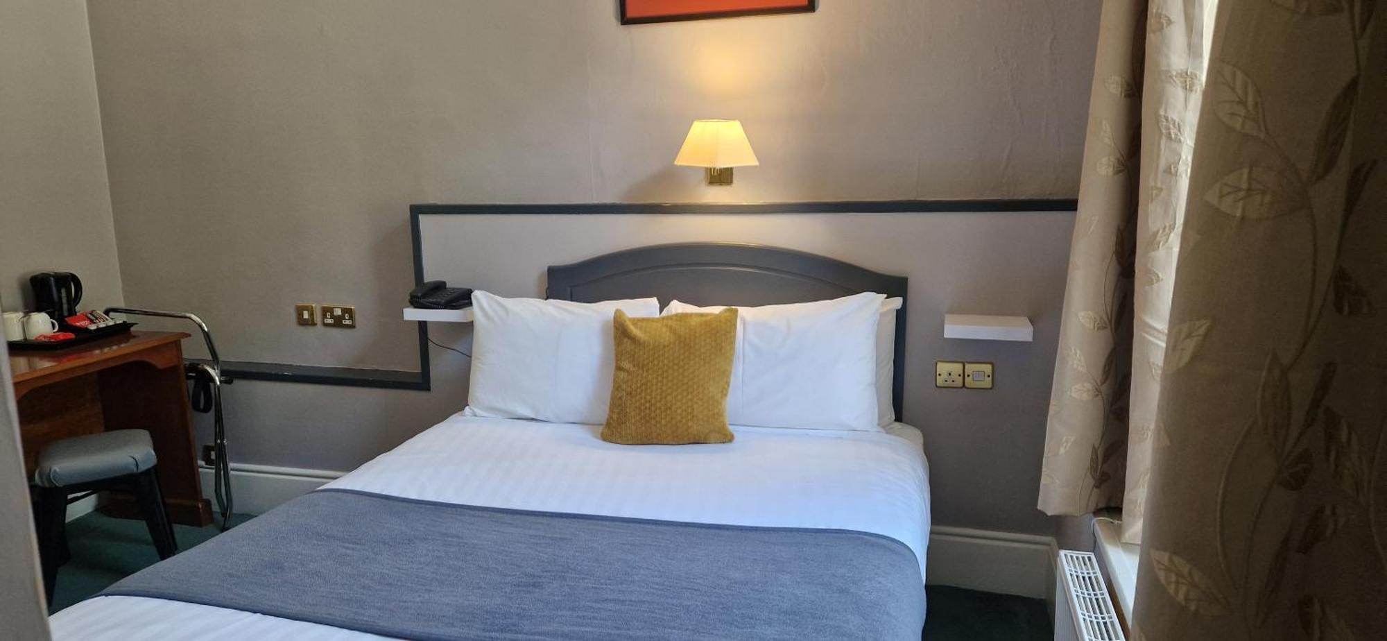 Commodore Hotel كوب المظهر الخارجي الصورة