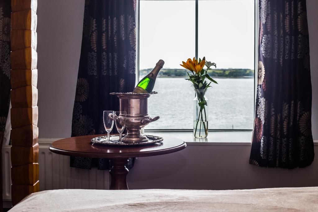 Commodore Hotel كوب المظهر الخارجي الصورة
