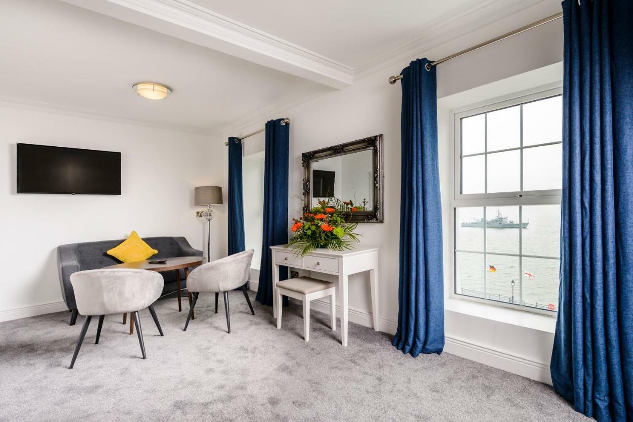 Commodore Hotel كوب المظهر الخارجي الصورة